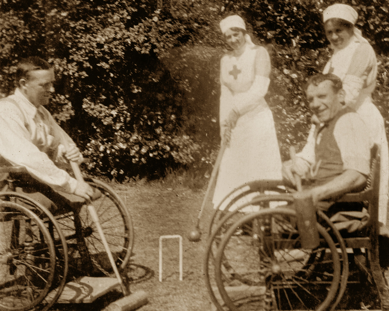Wounded veterans  at Eden Hall Convalescent Hospital, 1918