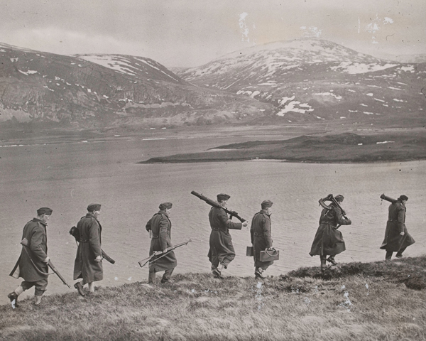 Local Defence Volunteers on patrol, 1940