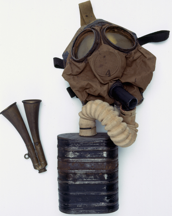 Small box filter respirator and gas alarm, 1916 
