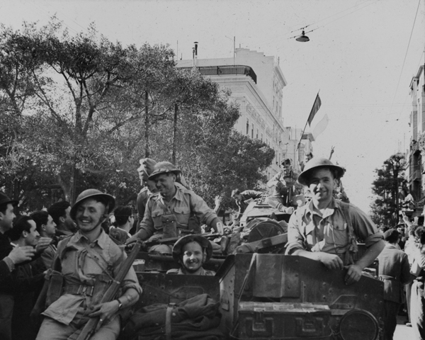 British troops arrive in Tunis, May 1943