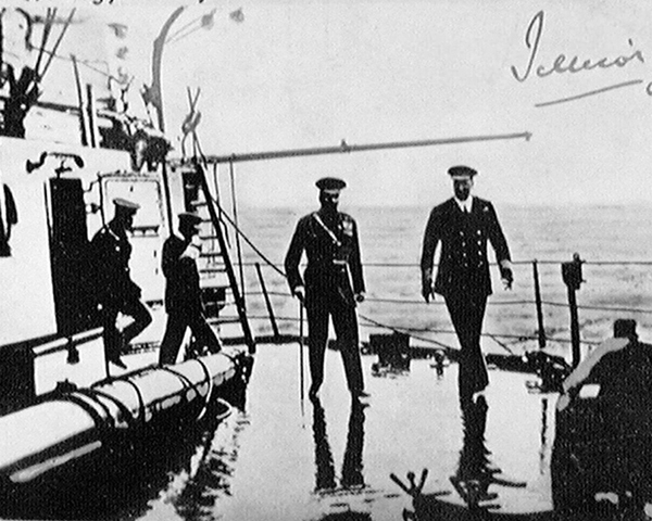 Kitchener on board HMS ‘Iron Duke’ at Scapa Flow, about one hour before he embarked on HMS ‘Hampshire’, 5 June 1916 