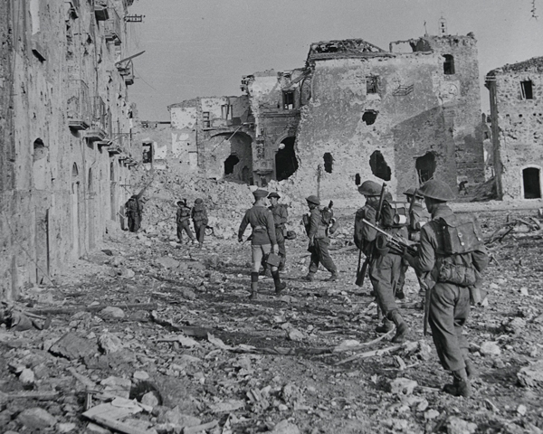 The 2nd Lancashire Fusiliers enter Aquino near Rome, May 1944