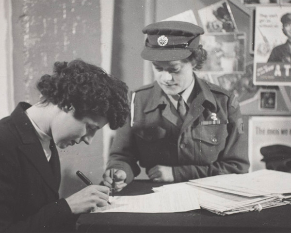 Enlisting in the ATS, c1941