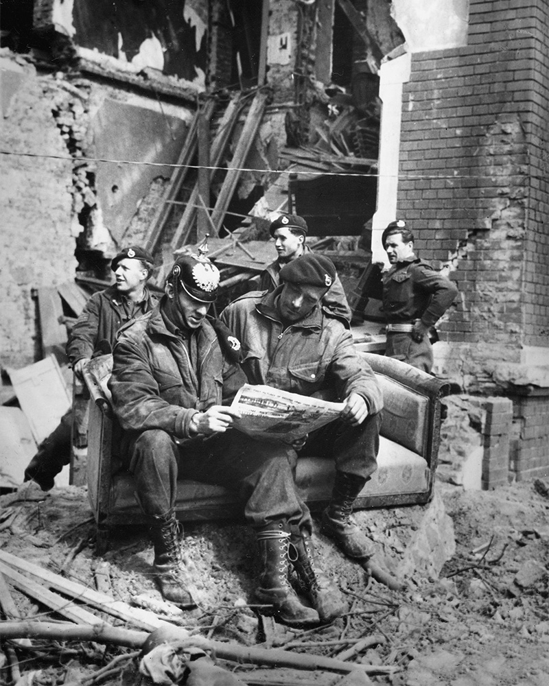 Commandos resting in Wesel, March 1945