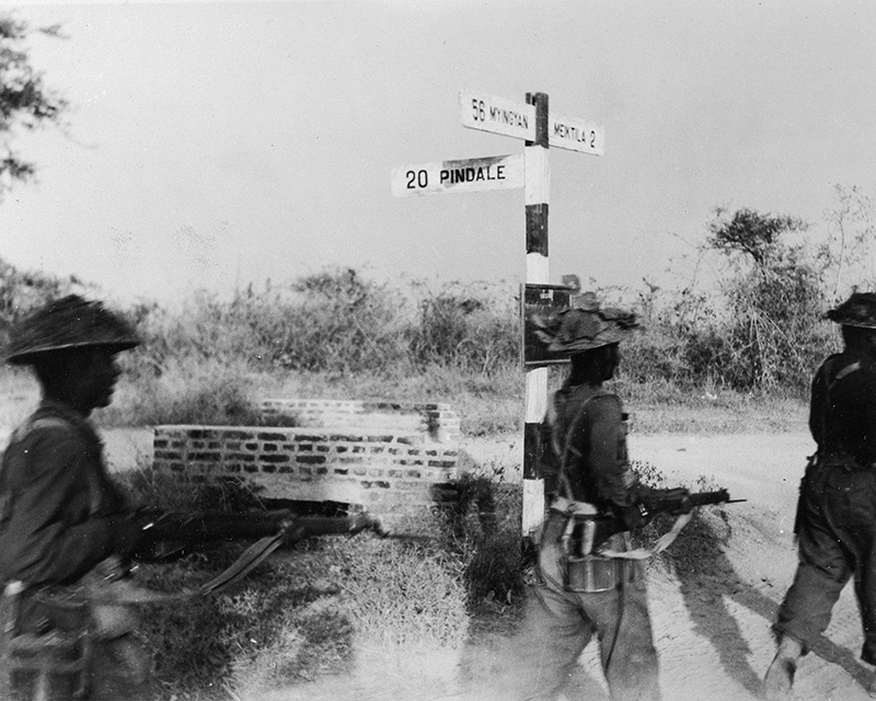 Indian infantrymen of IV Corps advancing towards Meiktila, 1945