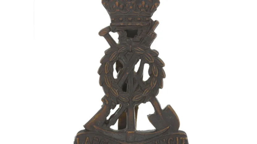Cap badge, The Pioneer Corps, c1943