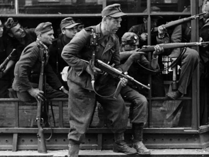 German soldiers on Focha Street, Warsaw, August 1944