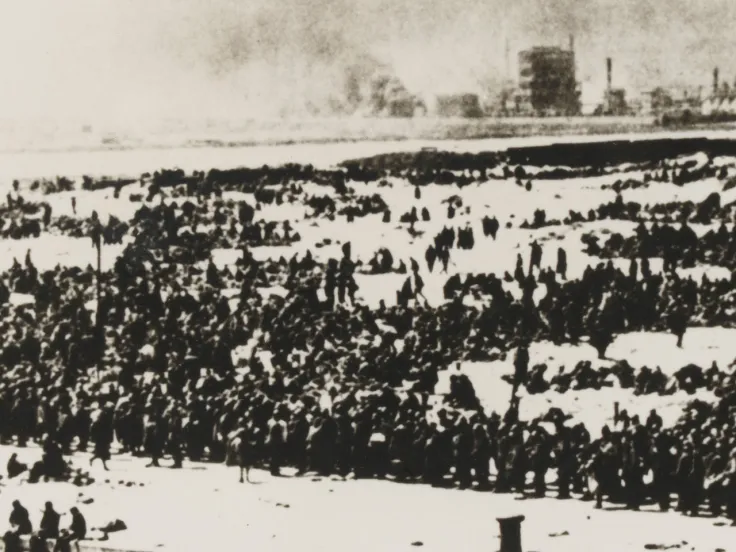 Awaiting evacuation, Dunkirk, 1940