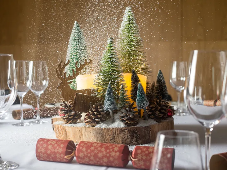 Christmas dining table decorations
