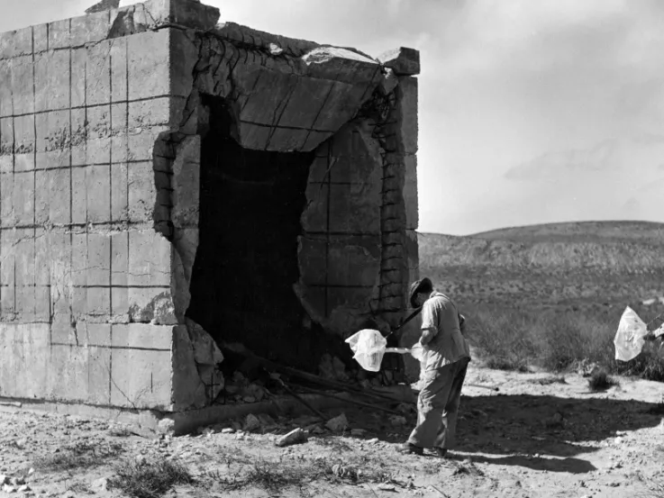 Radiation testing after the Christmas Island atomic test, 1957